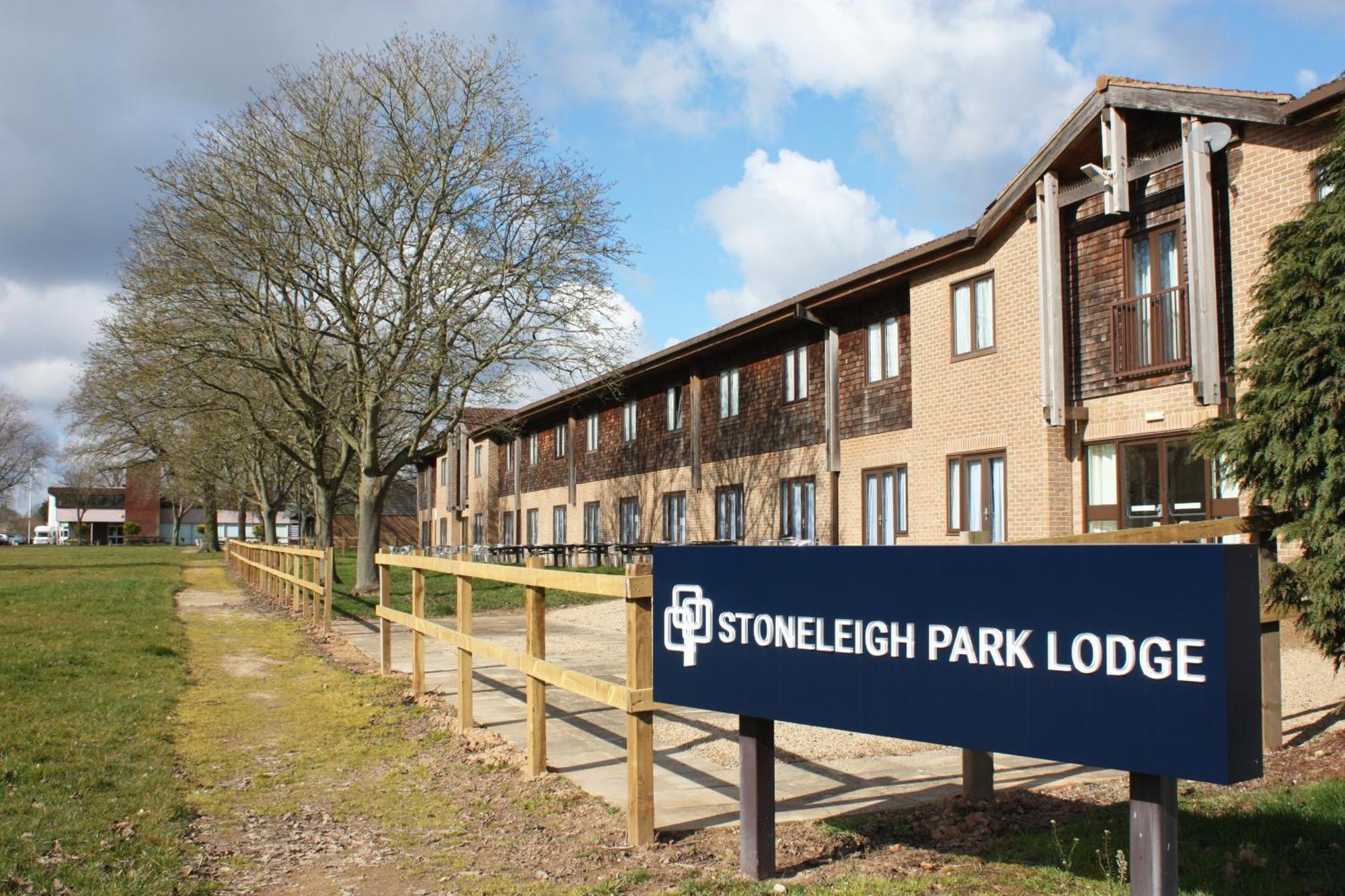 Stoneleigh Park Lodge Ashow Εξωτερικό φωτογραφία