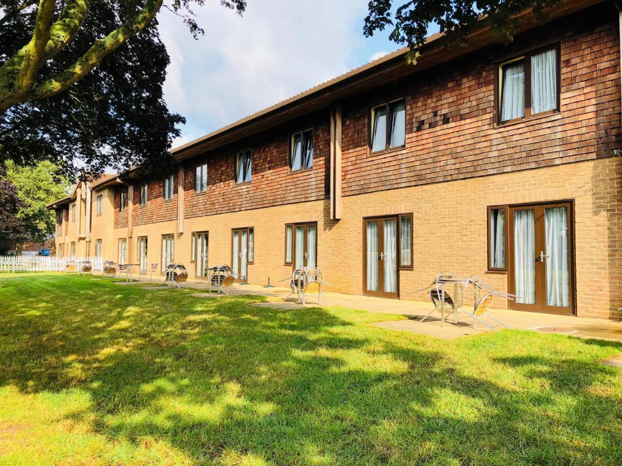 Stoneleigh Park Lodge Ashow Εξωτερικό φωτογραφία